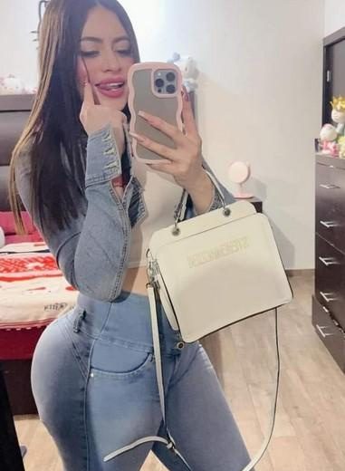 *_( NENITA SOY UN VICIO DE MUJER PARA LOS HOMBRES.)_* EN BRIÓN