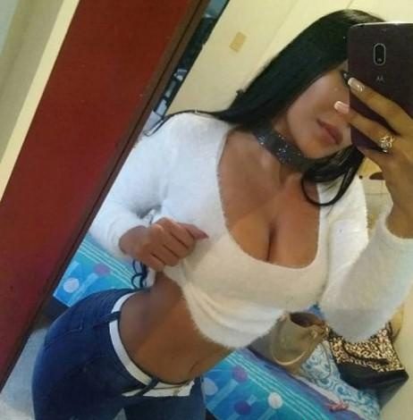 (_(_BUSCO UN HOMBRE QUE SEA ARDIENTE Y MORBOSO_)_) EN COLUNGA