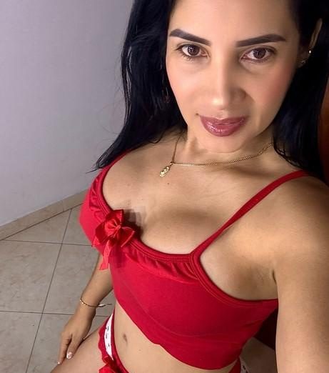 /_/_IRENE LOCA POR EL SEXO: TU QUIERES?_/_/ EN BLASCOMILLÁN