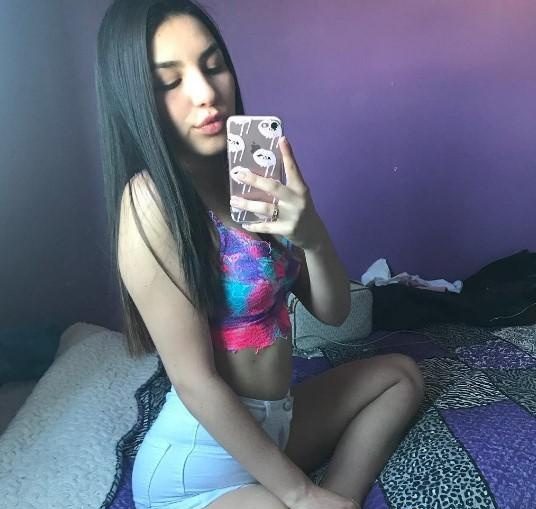 (=_ESTOY MUY CACHONDÍSIMA SOLA EN MI CAMITA_=)// EN BACARES