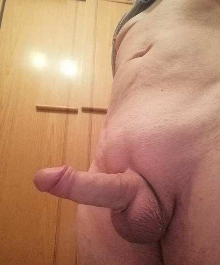 BUENAS NOCHES SOY HOMBRE DE 55 AÑOS Y POR AYUDA ECONÓMICA 70€ EN PUEBLO DE GRANADA 645638482 EN GRANADA