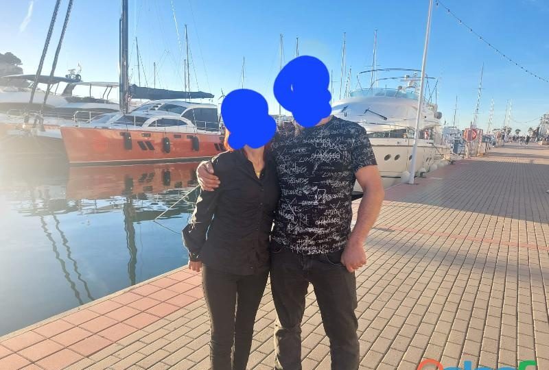 BUSCAMOS UNA MUJER . EN REQUENA