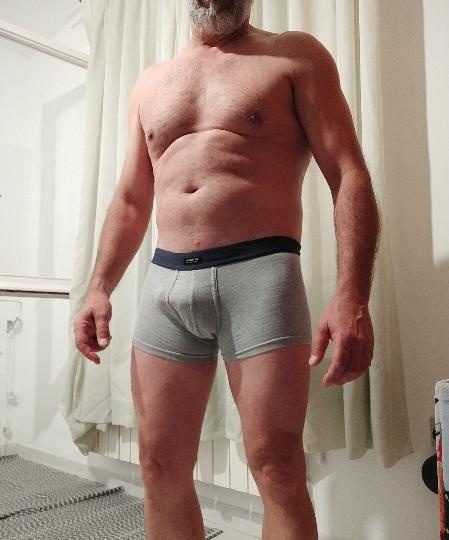 BUSCO CHICA PARA SEXO EN GIRONA