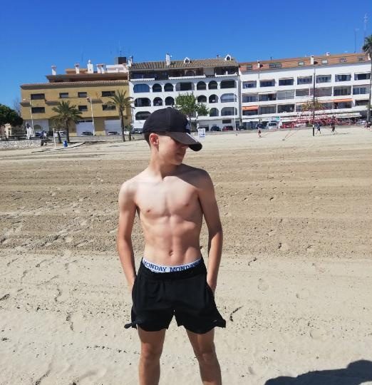 BUSCO CHICAS ATRACTIVAS EN ALICANTE