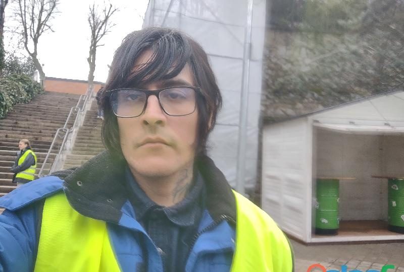 BUSCO CHICAS VÍRGENES PARA GRABAR PORNO EN LEGANÉS