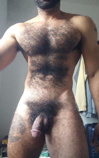 BUSCO HOMBRE PELUDO COMO EL DE LA FOTO EN MÁLAGA