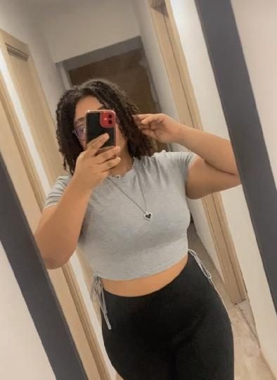 BUSCO HOMBRE QUE QUIERA UNA CHICA DE 18 AÑOS CALIENTE EN VALENCIA