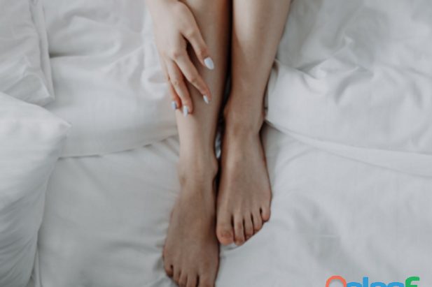 BUSCO MUJER PARA LAMER PIES Y MANOS EN MURCIA