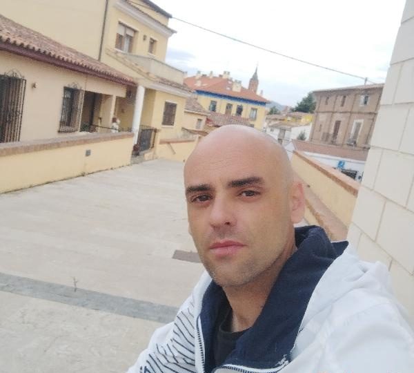 BUSCO MUJERES 25 35AÑOS EN CALATAYUD