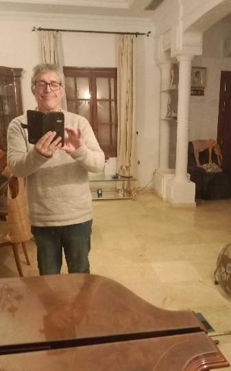 BUSCO UNA MUJER EN CARMONA