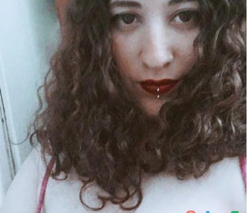 CAROLINA UNA DIOSA EN LA CAMA EN ESPAÑA