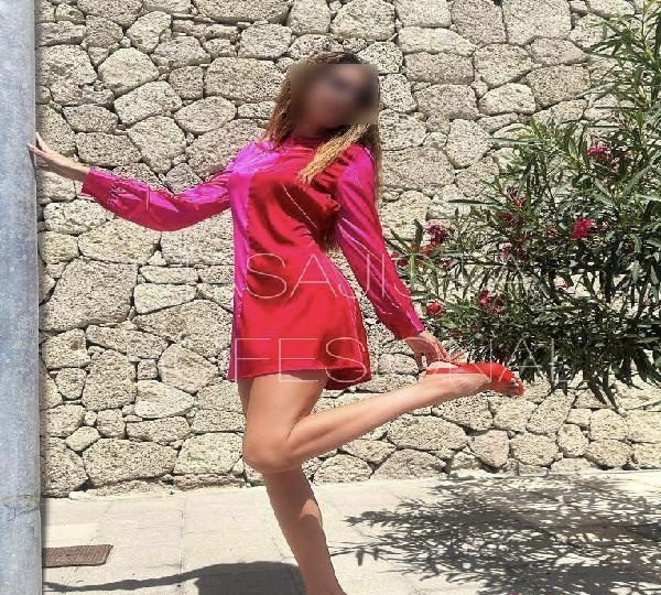 CATALANA 22 ANYS, CENTRE DE GIRONA, PIS PRIVAT MASSATGE EROTIC EN GIRONA