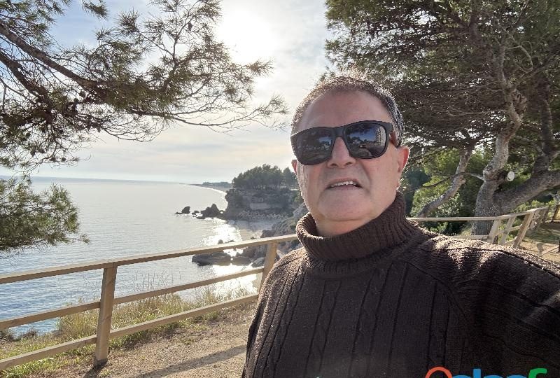 CERCO DONA COMPANYA DE VIATGES EN MONT ROIG DEL CAMP