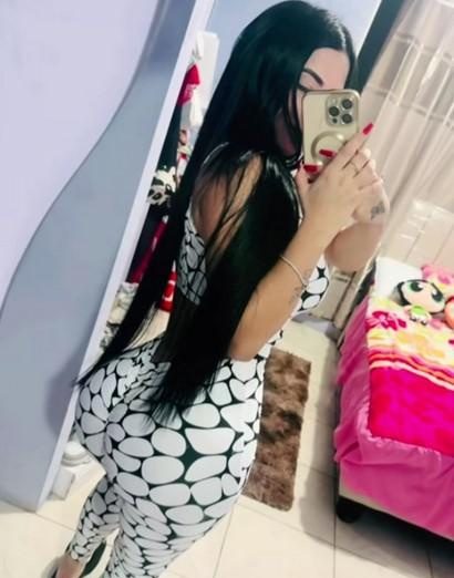 CHICA LATINA MUY GUAPA SEXY /¿ EN ARENALES DE SAN GREGORIO