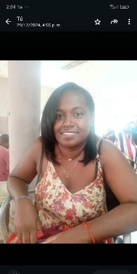 CHICA MORENA Y RELLENITA EN ESPAÑA