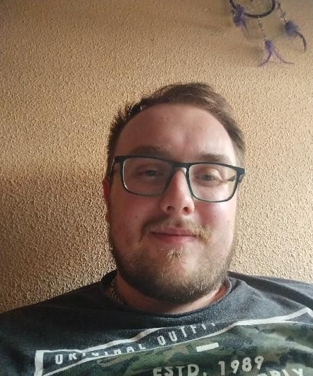 CHICO BUSCA CHICA MAYOR DE EDAD EN RIVAS VACIAMADRID