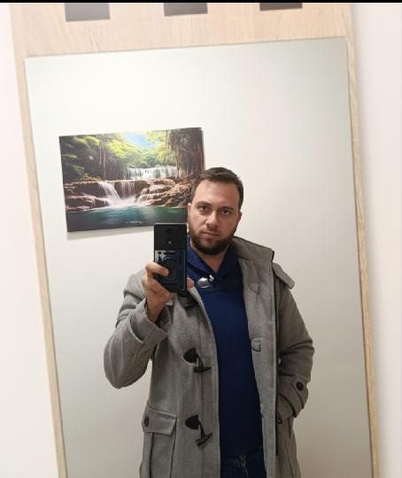 CHICO BUSCA CHICA O TRIO EN CÁCERES