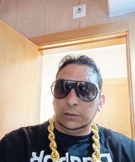 CHICO BUSCA CHICO DOTADOS EN ALHAMA DE MURCIA