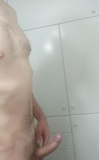 CHICO BUSCA ENCUENTRO EN BERGA