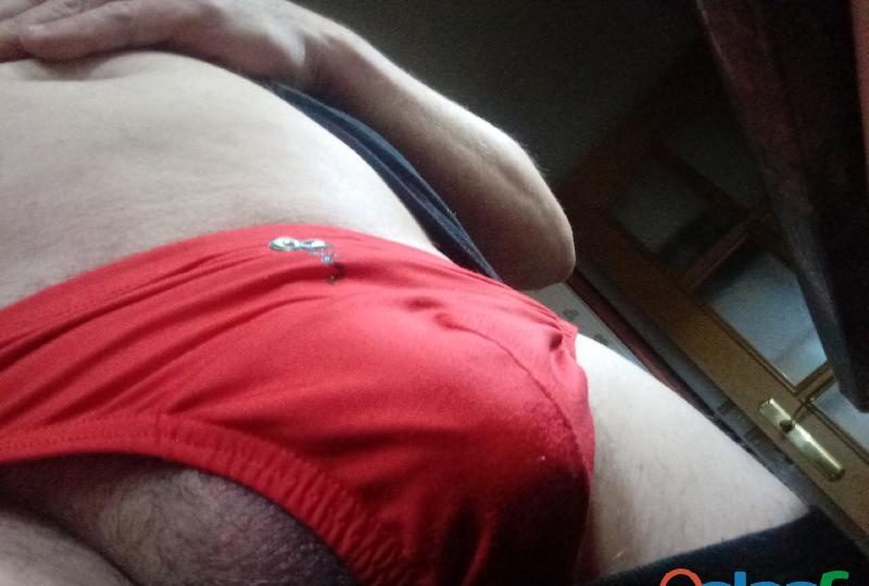 CHICO BUSCA FOLLAR GRATIS VOY A TÚ DOMICILIO EN GUADIX