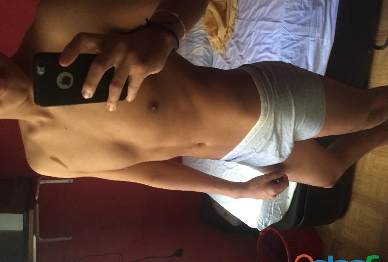 CHICO BUSCA MUJER O PAREJA COCKOLD EN BARCELONA