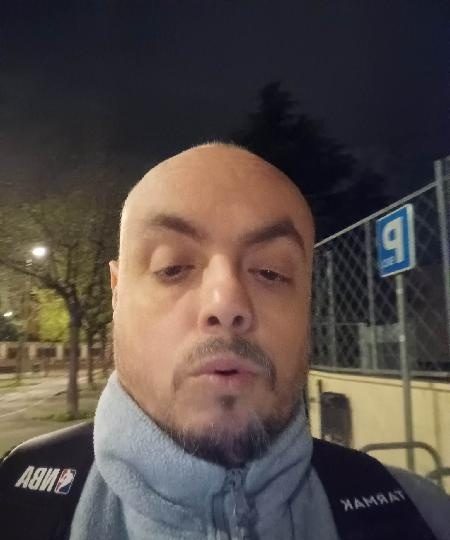 CHICO BUSCO CHICA EN PARETS DEL VALLÈS