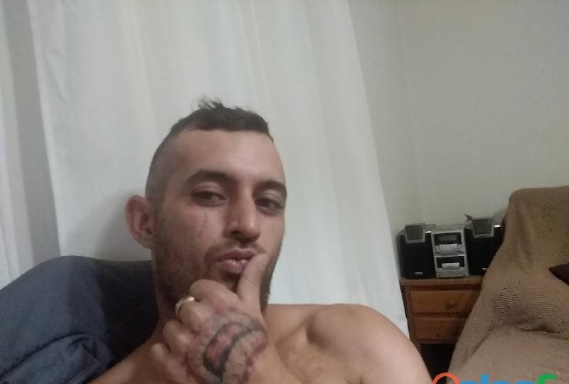 CHICO CON PRESENCIA I BIEN DOTADO PA LO QUE AGA FALTA EN EL VELLÓN