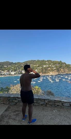 CHICO DE 18 AÑOS BUSCA TENER SEXO CON UNA CHICA EN TERRASSA