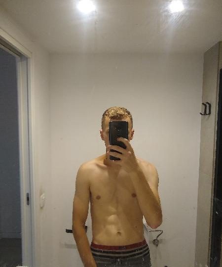 CHICO DE 20 AÑOS EN MALLORCA