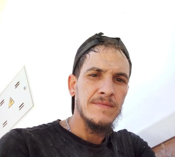 CHICO DE 35 BUSCA AMIGA EN ESPAÑA