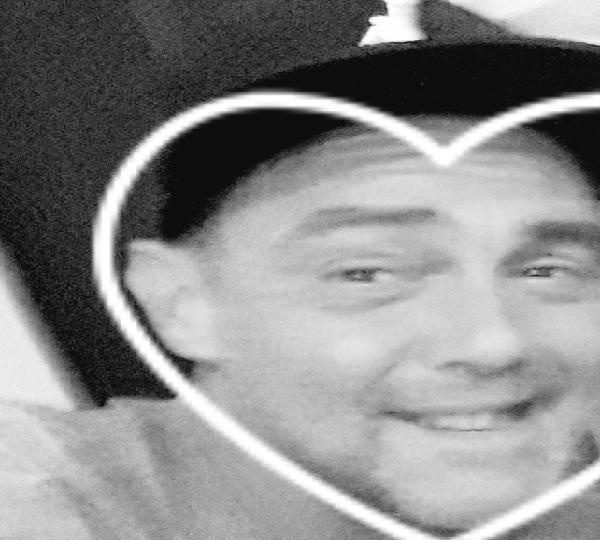 CHICO DE 48 AÑOS ,BIEN DOTADO FIESTERO ,PARA CHICAS TRANSX MADURAS CON GANAS DE FIESTA Y SEXO LOCO EN ICOD DE LOS VINOS