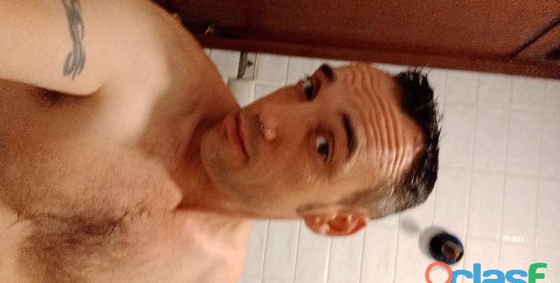 CHICO DE ALGECIRAS SE OFRECE PARA EL SEXO CON MUJERES GRATIS EN ALGECIRAS