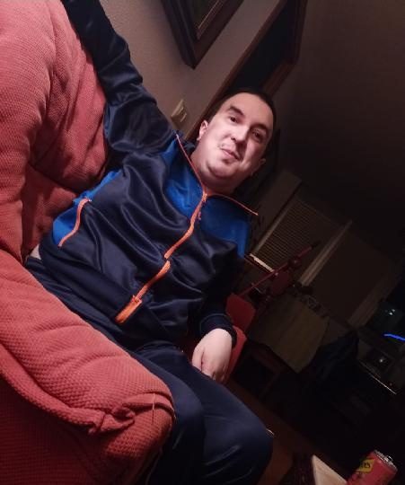 CHICO DE VIGO BUSCA CHICAS DE VIGO EN VIGO