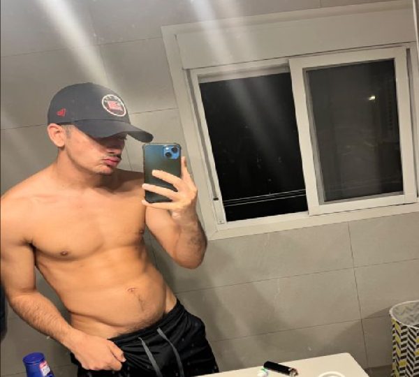 CHICO EN CEUTA DISPONIBLE FIESTAS Y LARGAS SESION EN CEUTA