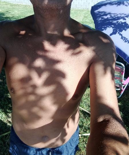 CHICO GAY QUE LE GUSTA COMER BUENAS POLLAS EN CHICLANA