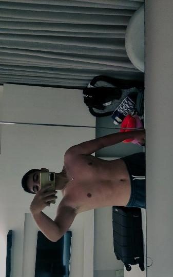 CHICO JOVEN BUSCA HACERTE PASARLA BIEN EN TORREVIEJA