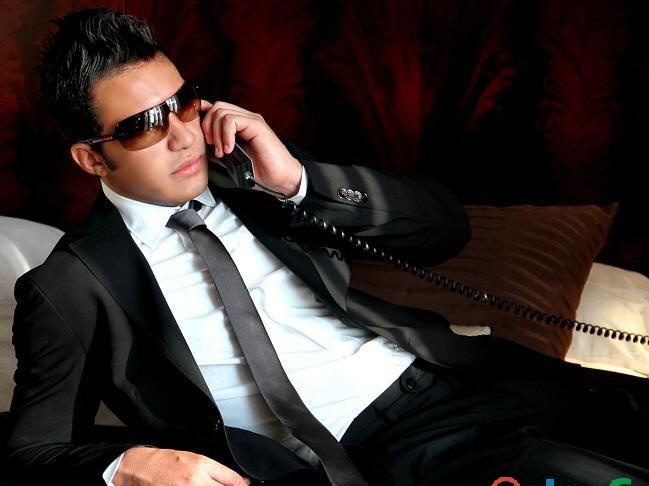 CHICO LATINO CON GANAS EN MURCIA