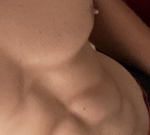 CHICO MUSCULOSO, FIESTERO ALGUNA MUJER EN MENORCA? EN MAHÓN