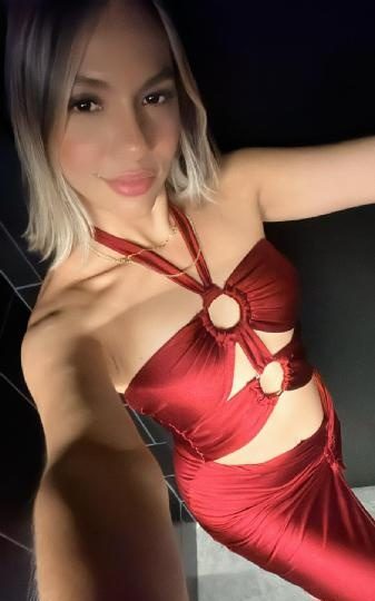 COMETE MI CHOCHITO APRETADITO Y MOJADO