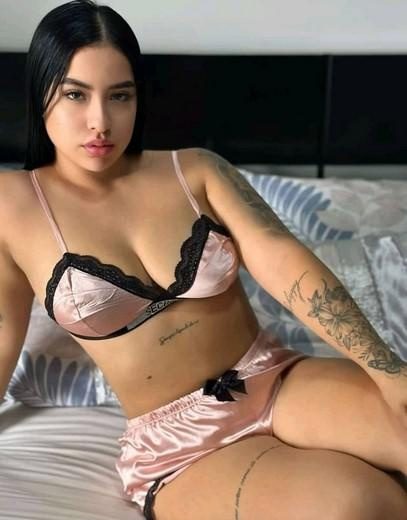 DAYANA SOY UN BOMBÓN CUERPAZO DE ESCANDALO / EN BACARES