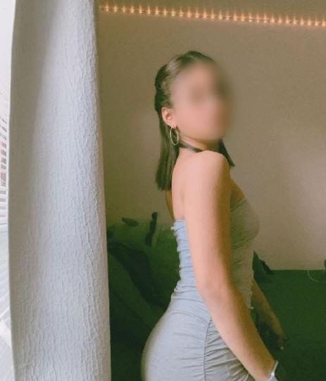 DE PIERNAS ABIERTAS Y CON MUCHAS GANAS