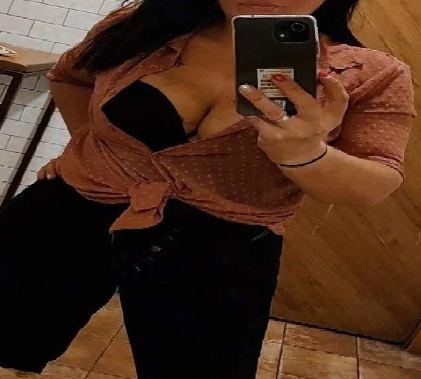 DESEANDO PASARLO BIEN EN SEVILLA