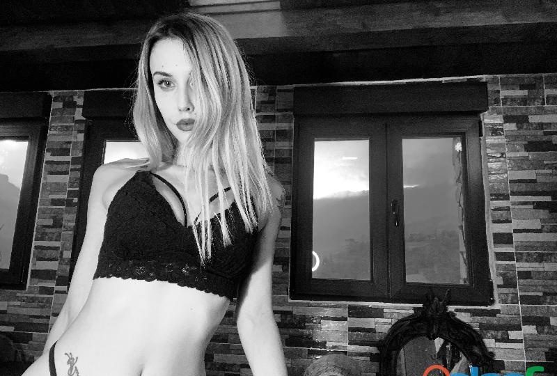 DOMINA FINANCIERA SESIONES ONLINE FINDOM EN ESPAÑA