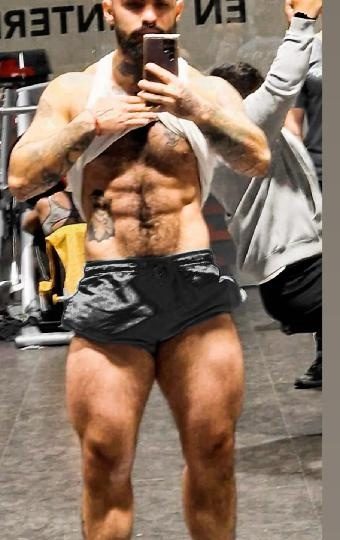 EL COLOMBIANO POSEIDON EN PAMPLONA