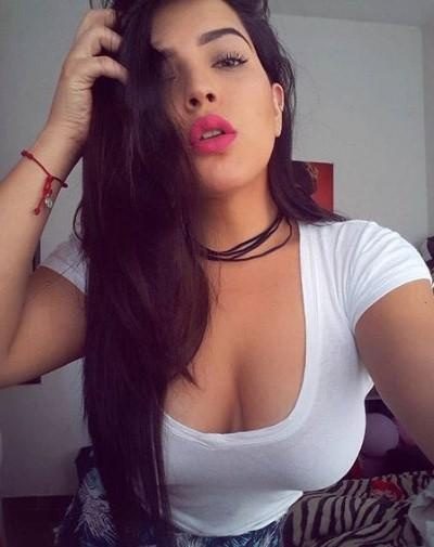 ERIKA AL TELÉFONO QUIERES JUGAR CONMIGO???? EN ALBORAYA