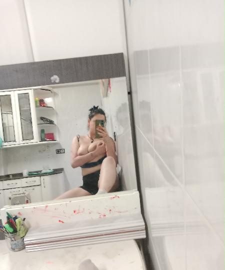 ESPAÑOLA 27 AÑOS CON NECESIDAD DE PLACER Y DINERO EN BARAKALDO