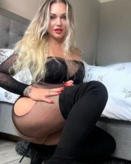 ESPAÑOLA .MADURITA ..SUPER CACHONDA / / / EN BARBERÀ DEL VALLÈS