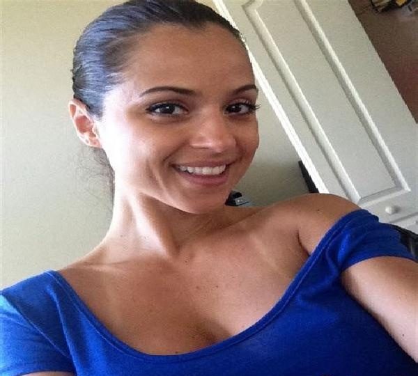 "ESTOY AQUÍ PARA ENCONTRAR A ESA PERSONA ESPECIAL CON LA QUE PUEDA COMPARTIR MI VIDA. BUSCO UNA RELA EN ESPAÑA