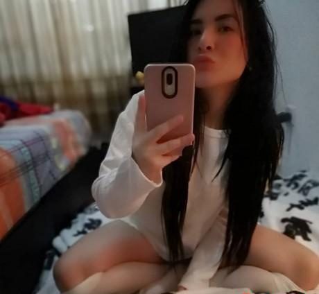 /*/*ESTOY EN MI HABITACIÓN ESTOY MUY CACHONDA*/*/ EN ALCUBLAS