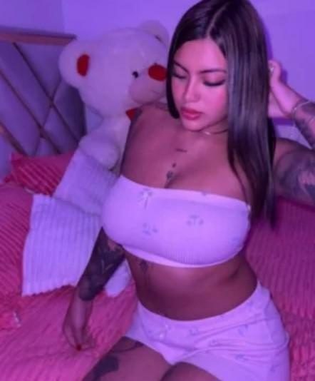 ESTOY MUY CACHONDA QUEDAMOS SOLOS TU Y YO! ¡ EN ALMERÍA